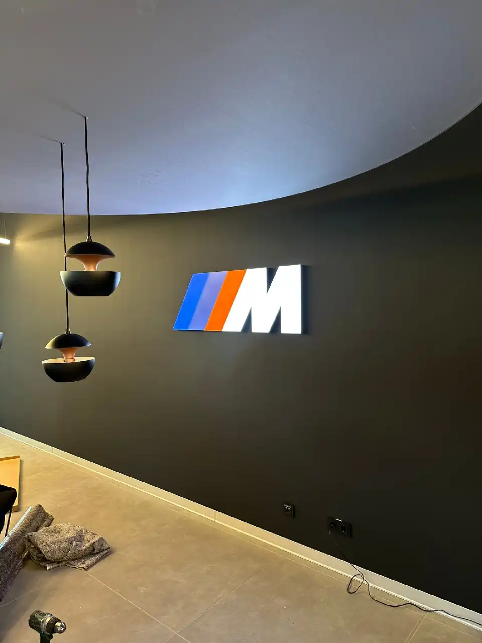 BMW Logo Montage Nachher