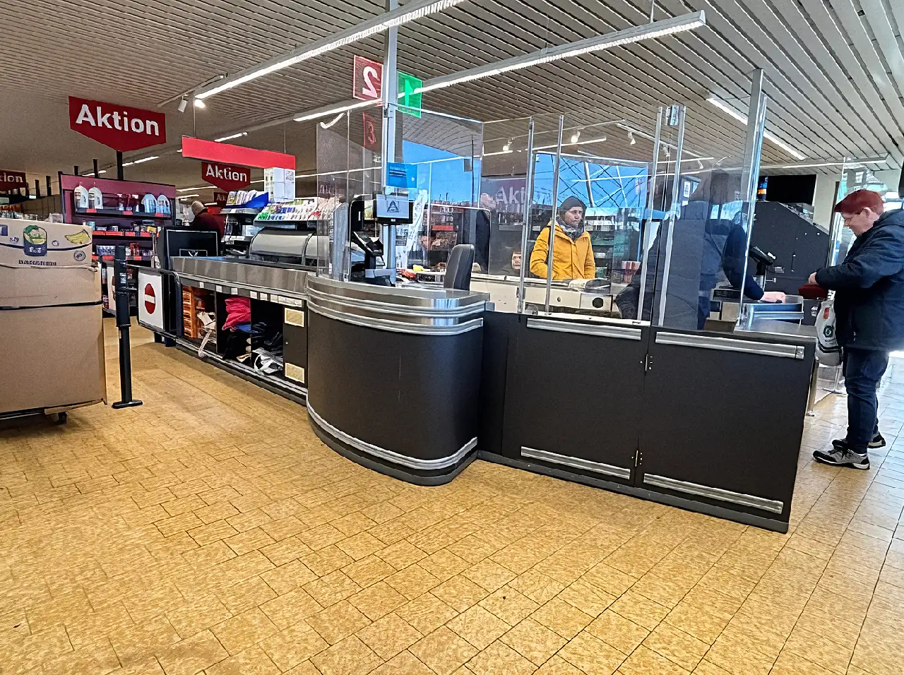 Aldi Markt Kasse Möbelfolie Nachher