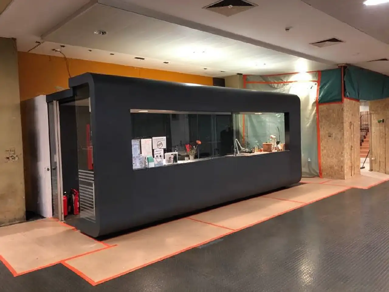 Universität Hamburg Möbelfolie Nachher